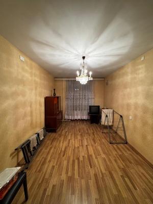 Bakı, köhnə tikili 4 otaqlı, satılır, 100 m²  , Binəqədi rayonu, 8-ci mikrorayon