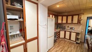 Bakı, köhnə tikili 4 otaqlı, satılır, 100 m²  , Binəqədi rayonu, 8-ci mikrorayon