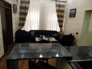 Bakı, köhnə tikili 2 otaqlı, kirayə, 65 m²  , Səbail rayonu