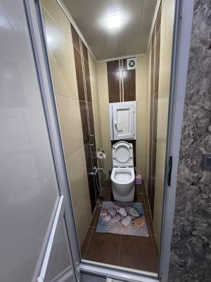 Bakı, köhnə tikili 3 otaqlı, satılır, 65 m²  , Binəqədi rayonu, 7-ci mikrorayon