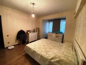 3 otaqlı köhnə tikili, satılır, 85 m², Bakı, Nizami rayonu, 8-ci kilometr