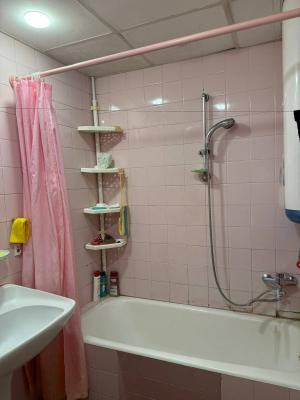Bakı, köhnə tikili 3 otaqlı, kirayə, 70 m²  , Binəqədi rayonu, 9-cu mikrorayon