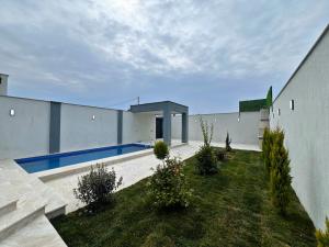 Bakı, həyət evi 4 otaqlı, satılır, 155 m² , 3.5 sot , Xəzər rayonu, Şüvəlan