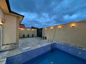 Bakı, həyət evi 4 otaqlı, satılır, 130 m² , 2.5 sot , Xəzər rayonu, Şüvəlan