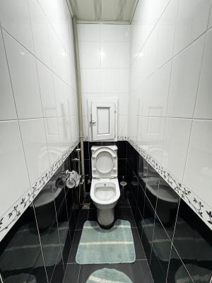Bakı, köhnə tikili 4 otaqlı, satılır, 100 m²  , Binəqədi rayonu, 8-ci mikrorayon