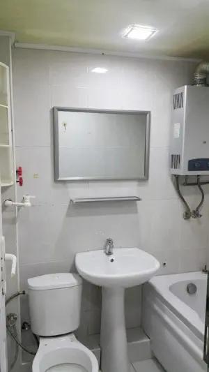 Bakı, köhnə tikili 2 otaqlı, satılır, 47 m²  , Binəqədi rayonu, 8-ci mikrorayon