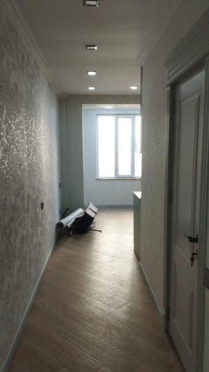 Bakı, köhnə tikili 4 otaqlı, satılır, 105 m²  , Binəqədi rayonu, 8-ci mikrorayon