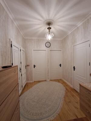 Bakı, köhnə tikili 2 otaqlı, satılır, 60 m²  , Binəqədi rayonu, 8-ci mikrorayon
