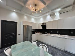 Bakı, həyət evi 4 otaqlı, satılır, 190 m² , 6.3 sot , Xəzər rayonu, Mərdəkan