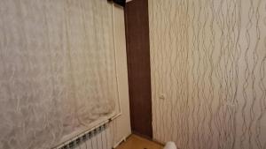 Bakı, köhnə tikili 2 otaqlı, satılır, 70 m²  , Binəqədi rayonu, 8-ci mikrorayon