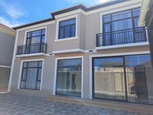 Bakı, həyət evi 5 otaqlı, satılır, 310 m² , 3.5 sot , Səbail rayonu, Badamdar qəs.