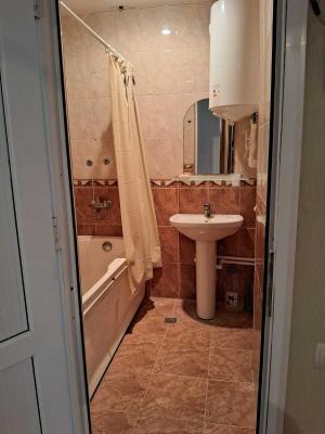 Bakı, köhnə tikili 2 otaqlı, satılır, 65 m²  , Xətai rayonu, Əhmədli