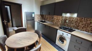 Bakı, yeni tikili 4 otaqlı, kirayə, 125 m²  , Yasamal rayonu, Yasamal qəs.