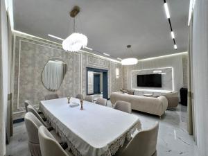 Bakı, həyət evi 5 otaqlı, satılır, 350 m² , 8 sot , Xəzər rayonu, Şüvəlan