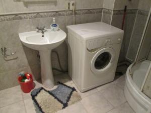 Bakı, köhnə tikili 2 otaqlı, kirayə, 65 m²  , Səbail rayonu