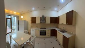 Bakı, ofis 7 otaqlı, kirayə, 380 m²  , Yasamal rayonu, Yasamal qəs.