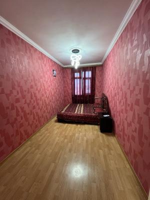 Bakı, köhnə tikili 2 otaqlı, satılır, 50 m²  , Binəqədi rayonu, 7-ci mikrorayon