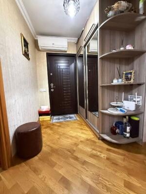 Bakı, köhnə tikili 4 otaqlı, satılır, 70 m²  , Nizami rayonu