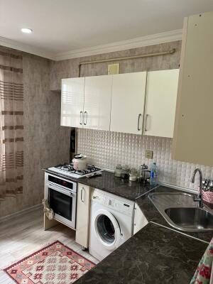 Bakı, köhnə tikili 4 otaqlı, satılır, 110 m²  , Nizami rayonu, 8-ci kilometr