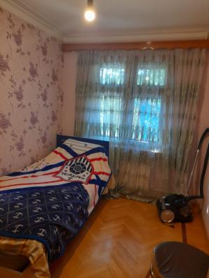 Bakı, köhnə tikili 3 otaqlı, satılır, 65 m²  , Nizami rayonu, 8-ci kilometr