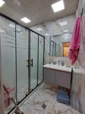 Bakı, köhnə tikili 2 otaqlı, satılır, 60 m²  , Binəqədi rayonu, 8-ci mikrorayon