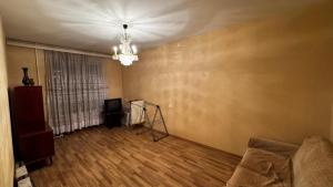 Bakı, köhnə tikili 4 otaqlı, satılır, 100 m²  , Binəqədi rayonu, 8-ci mikrorayon