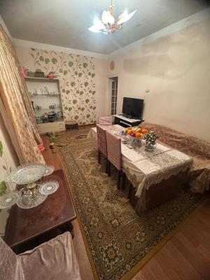 Bakı, köhnə tikili 2 otaqlı, satılır, 52 m²  , Binəqədi rayonu, 8-ci mikrorayon