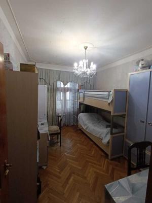 Bakı, köhnə tikili 5 otaqlı, satılır, 120 m²  , Binəqədi rayonu, 8-ci mikrorayon