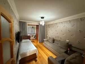 Bakı, köhnə tikili 4 otaqlı, satılır, 95 m²  , Xətai rayonu, H.Aslanov qəs.