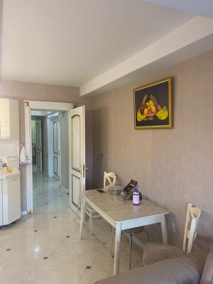 Bakı, köhnə tikili 4 otaqlı, satılır, 100 m²  , Nərimanov rayonu