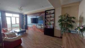 Bakı, yeni tikili 3 otaqlı, kirayə, 130 m²  , Binəqədi rayonu, 8-ci mikrorayon
