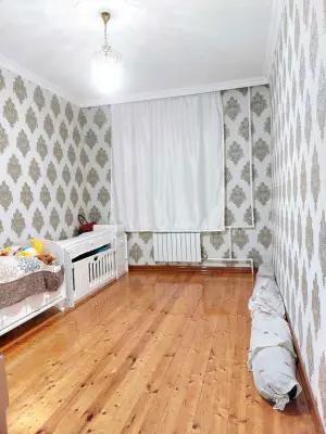 Bakı, köhnə tikili 3 otaqlı, satılır, 86 m²  , Binəqədi rayonu, 8-ci mikrorayon