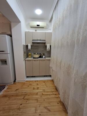 Bakı, köhnə tikili 2 otaqlı, satılır, 60 m²  , Binəqədi rayonu, 8-ci mikrorayon