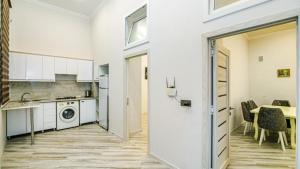 Bakı, köhnə tikili 2 otaqlı, satılır, 60 m²  , Səbail rayonu