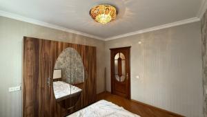 Bakı, köhnə tikili 3 otaqlı, satılır, 110 m²  , Nizami rayonu, 8-ci kilometr