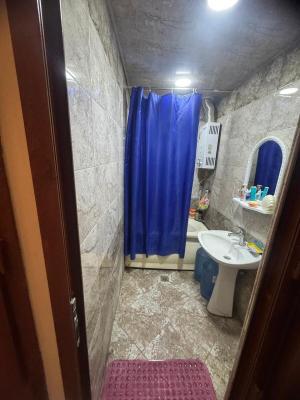 Bakı, köhnə tikili 2 otaqlı, satılır, 52 m²  , Binəqədi rayonu, 8-ci mikrorayon