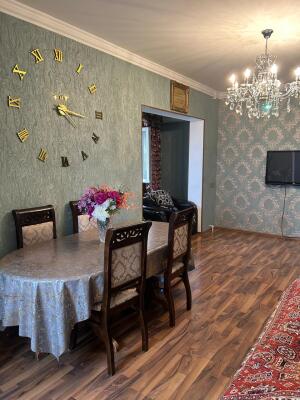 Bakı, köhnə tikili 2 otaqlı, satılır, 70 m²  , Binəqədi rayonu, 9-cu mikrorayon