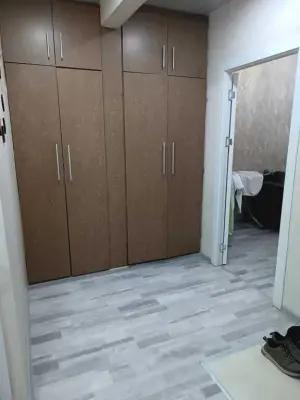 Bakı, köhnə tikili 2 otaqlı, satılır, 60 m²  , Binəqədi rayonu, 8-ci mikrorayon