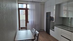 Bakı, yeni tikili 3 otaqlı, kirayə, 100 m²  , Nərimanov rayonu