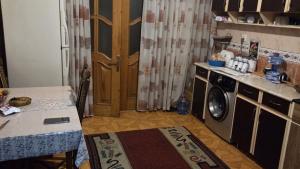 Bakı, köhnə tikili 2 otaqlı, satılır, 52 m²  , Nizami rayonu, 8-ci kilometr