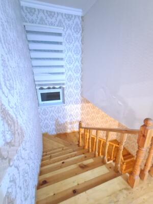 Bakı, həyət evi 11 otaqlı, satılır, 300 m² , 3 sot , Sabunçu rayonu, Balaxanı qəs.