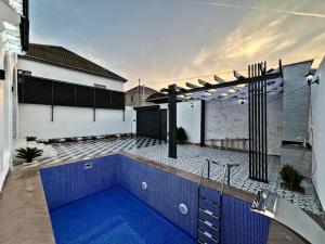 Bakı, bağ/həyət evi 4 otaqlı, satılır, 140 m² , 2.5 sot , Xəzər rayonu, Binə qəs.