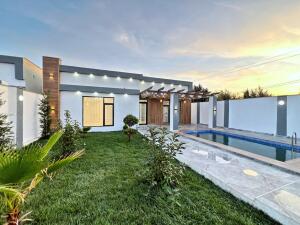 Bakı, həyət evi 4 otaqlı, satılır, 160 m² , 3.6 sot , Xəzər rayonu, Şüvəlan