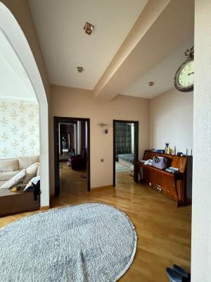 Bakı, yeni tikili 3 otaqlı, satılır, 110 m²  , Nəsimi rayonu, 4-cü mikrorayon