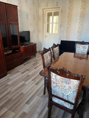 Bakı, köhnə tikili 2 otaqlı, satılır, 70 m²  , Yasamal rayonu, Yasamal qəs.