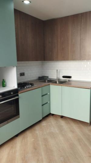 Bakı, köhnə tikili 4 otaqlı, satılır, 105 m²  , Binəqədi rayonu, 8-ci mikrorayon