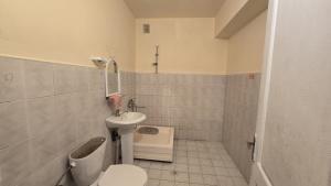 Sumqayıt, köhnə tikili 2 otaqlı, satılır, 73 m²  , 12-ci mikrorayon