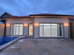 Bakı, həyət evi 4 otaqlı, satılır, 130 m² , 2.5 sot , Xəzər rayonu, Şüvəlan