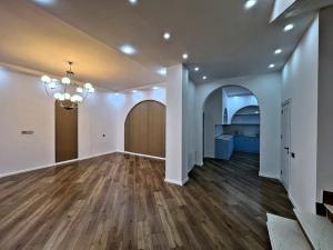Bakı, bağ/həyət evi 5 otaqlı, satılır, 210 m² , 2.5 sot , Xəzər rayonu, Buzovna