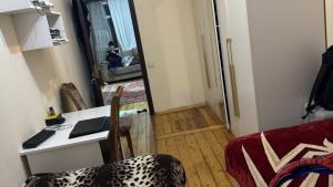 Bakı, köhnə tikili 2 otaqlı, satılır, 55 m²  , Nəsimi rayonu, 5-ci mikrorayon